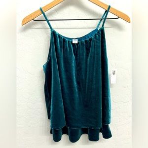 NWT, EMERALD LAYERED VELVET CAMI, WOMANS SIZE M.